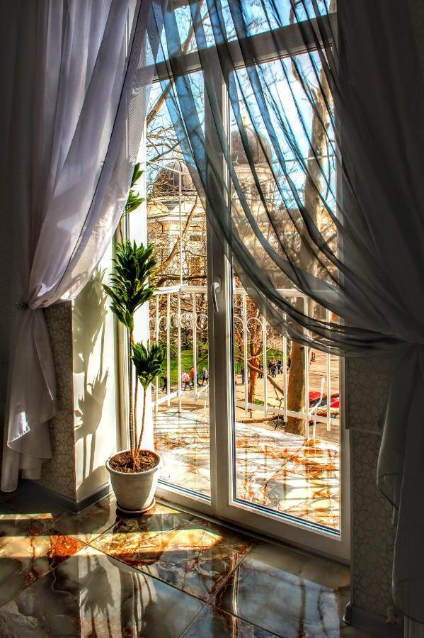 Soborna Square Apartment Odessa Exterior photo